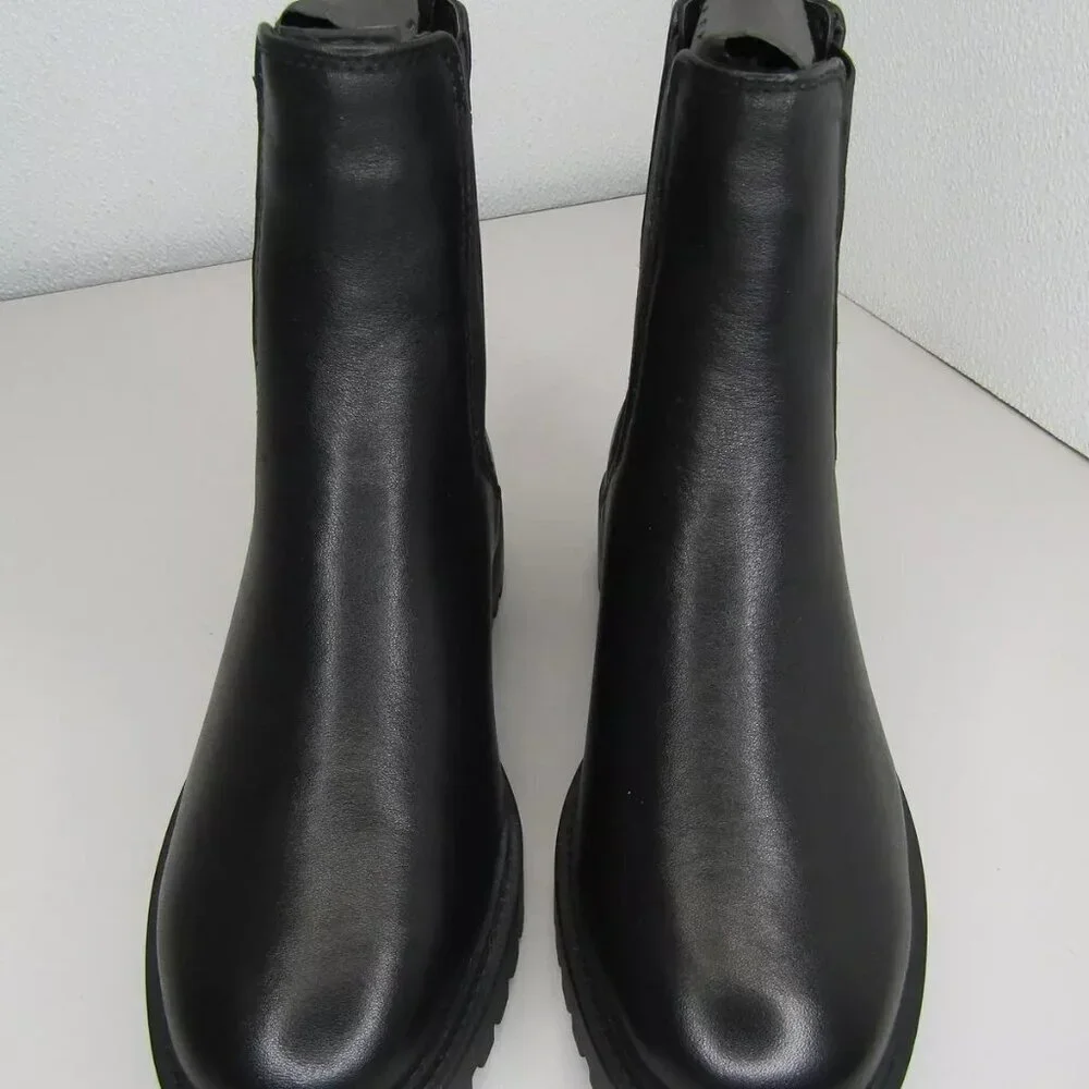 NEW BANANA REPUBLIC Womens Fashion Chelsea Lug Sole Boot Black Leather Size 6
